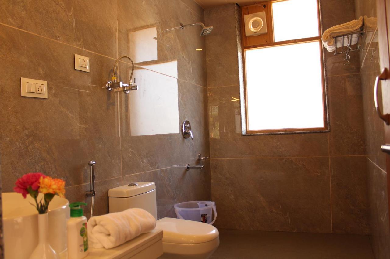 Hotel Vaibhav Regency Manāli Zewnętrze zdjęcie