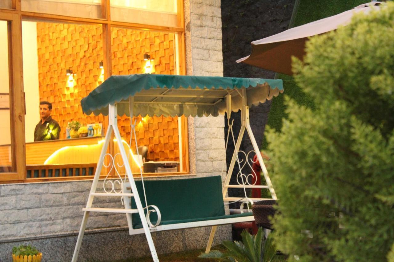 Hotel Vaibhav Regency Manāli Zewnętrze zdjęcie