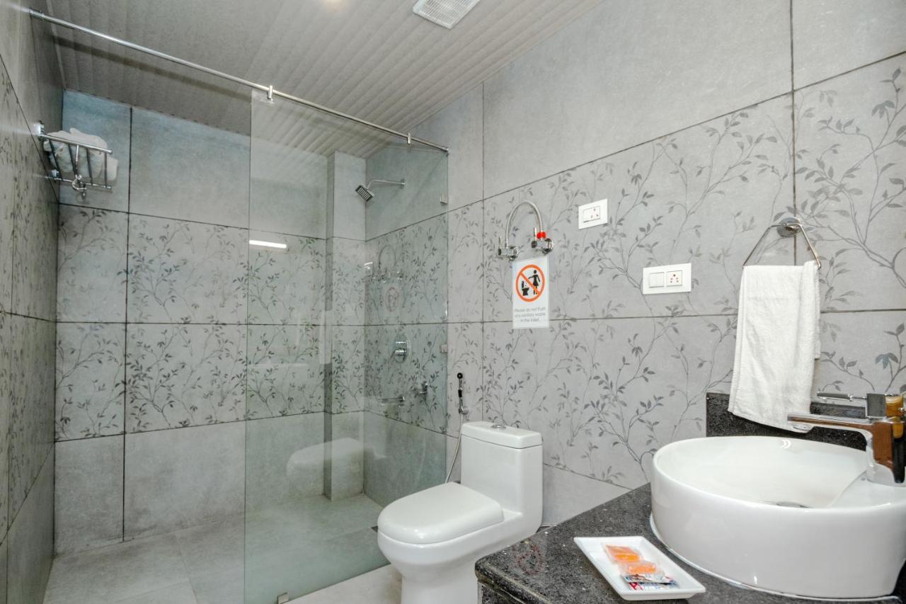 Hotel Vaibhav Regency Manāli Zewnętrze zdjęcie